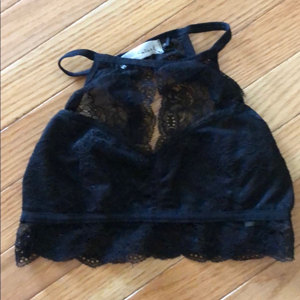 Small lacy bandeau